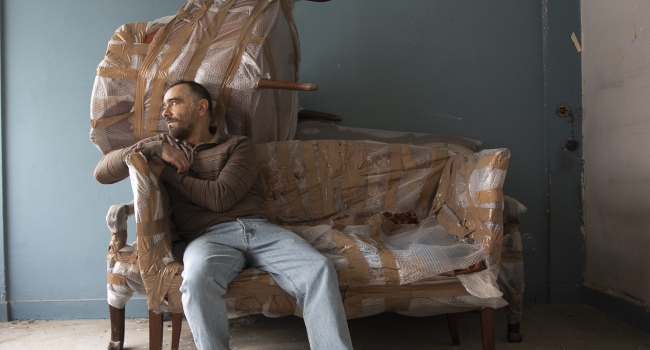 Ο ΚΟΣΜΟΣ ΕΙΝΑΙ ΕΝΑΣ- ΚΩΝΣΤΑΝΤΙΝΟΣ ΒΗΤΑ / ΓΙΑΝΝΗΣ ΡΙΤΣΟΣ ΣΤΟ ΘΕΑΤΡΟ ΟΛΥΜΠΙΑ