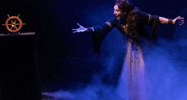 ΚΑΠΕΤΑΝΙΣΣΑ ΛΑΣΚΑΡΙΝΑ