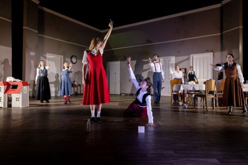 Περιπέτειες της Αλίκης στη Χώρα των Θαυμάτων  Περιπέτειες της Αλίκης στη Χώρα των Θαυμάτων