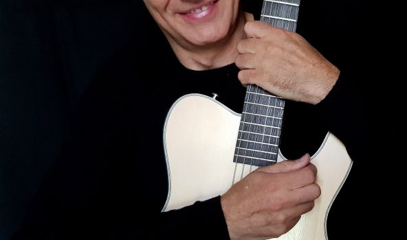 Μάκης Αμπλιανίτης No More Melodies