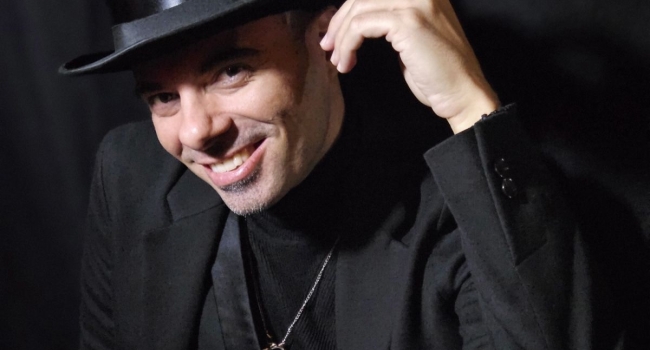 PANIK AT THE OPERA THE SPACEMAN - ΕΝΑ ΑΝΑΤΡΕΠΤΙΚΟ ΜΟΥΣΙΚΟ ΚΑΜΠΑΡΕ