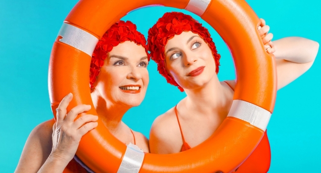 ΚΟΛΥΜΠΩΝΤΑΣ ΣΤΟΝ ΑΕΡΑ