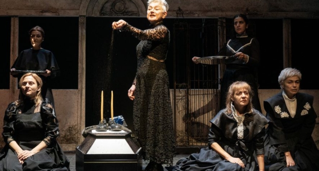 Η ΑΓΑΠΗ ΑΡΓΗΣΕ ΜΙΑ ΜΕΡΑ