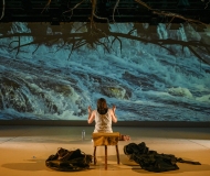 Ο ΟΜΦΑΛΟΣ ΤΗΣ ΓΗΣ