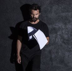 Ο ΣΑΙΞΠΗΡ ΖΕΙ ΣΤΟ ΚΑΤΑΦΥΓΙΟ 