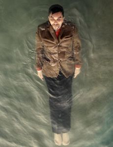 Μ' ΕΝΑ ΦΩΣ ΑΝΑΜΜΕΝΟ 