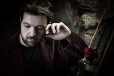 ΜΙΚΡΟΙ ΑΝΕΚΠΛΗΡΩΤΟΙ ΕΡΩΤΕΣ 