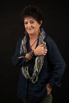 Η Φωτεινή Βελεσιώτου στο Γυάλινο Μουσικό Θέατρο 