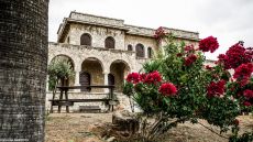 Εφτά καραντινάτες ιστορίες  Ζωντανά από τη Βίλα Ζωγράφου Μια διαδικτυακή θεατρική παράσταση  