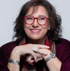 ΤΡΑΓΟΥΔΩΝΤΑΣ ΜΕ ΤΟΝ ΜΙΚΗ – ΜΑΡΙΑ ΦΑΡΑΝΤΟΥΡΗ 