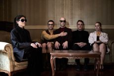 Ο ΠΑΡΕΙΣΑΚΤΟΣ 