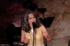 Lamia Bedioui- Κύματα και Τραγούδια 