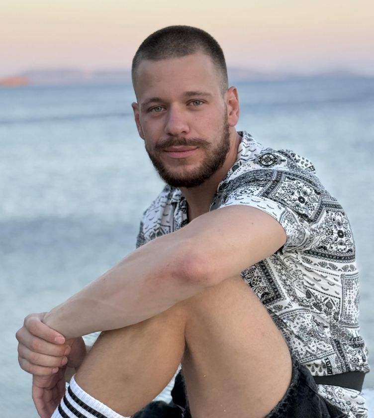 756888048838718506 n