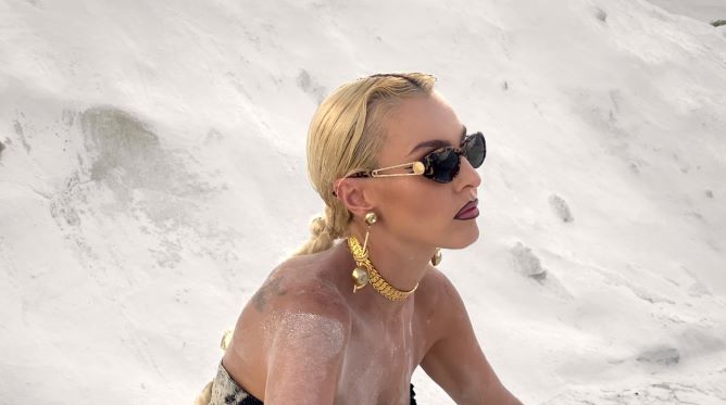 Tamta Hold On4